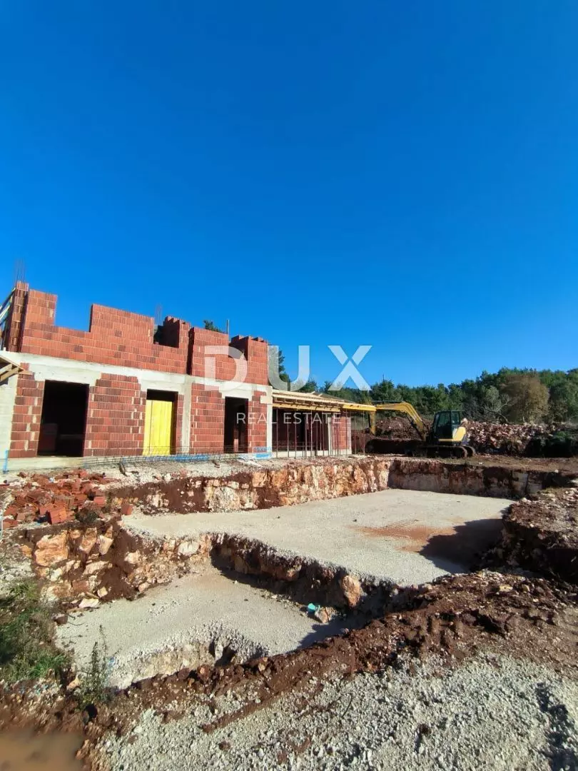 1699289301_roh1-2f54c2 Land In Tinjan, Croatia (240 M²)
