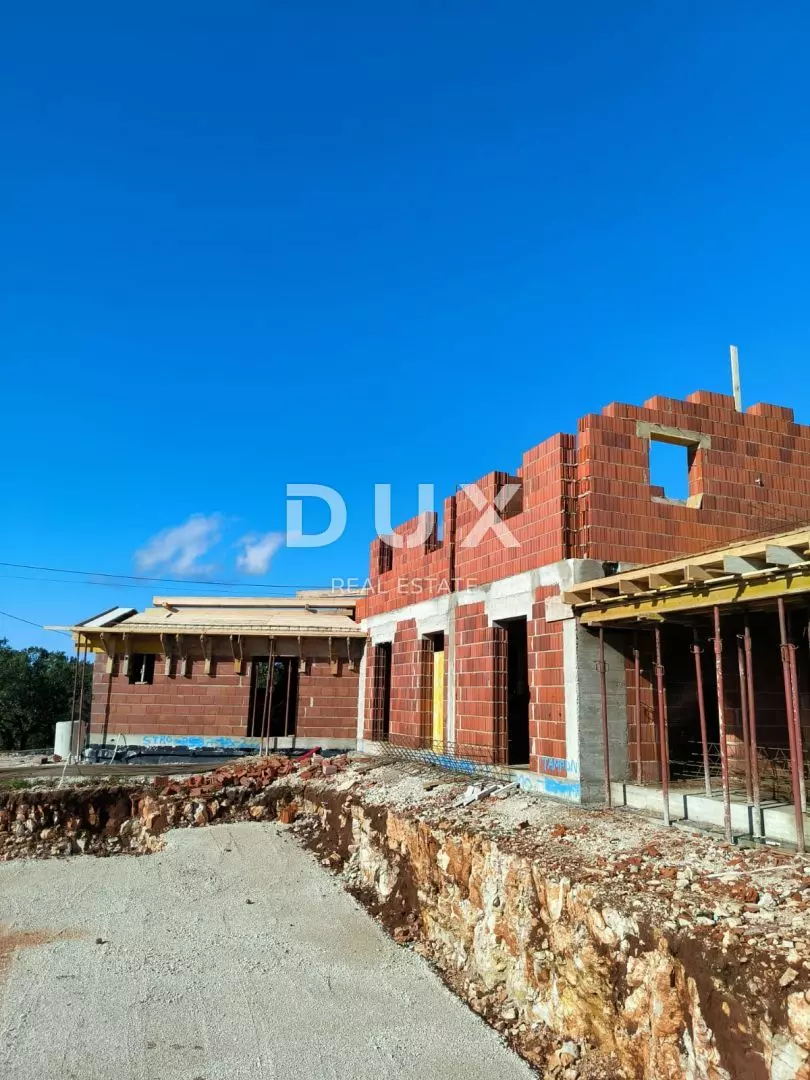 1699289303_roh2-fdf82a Land In Tinjan, Croatia (240 M²)