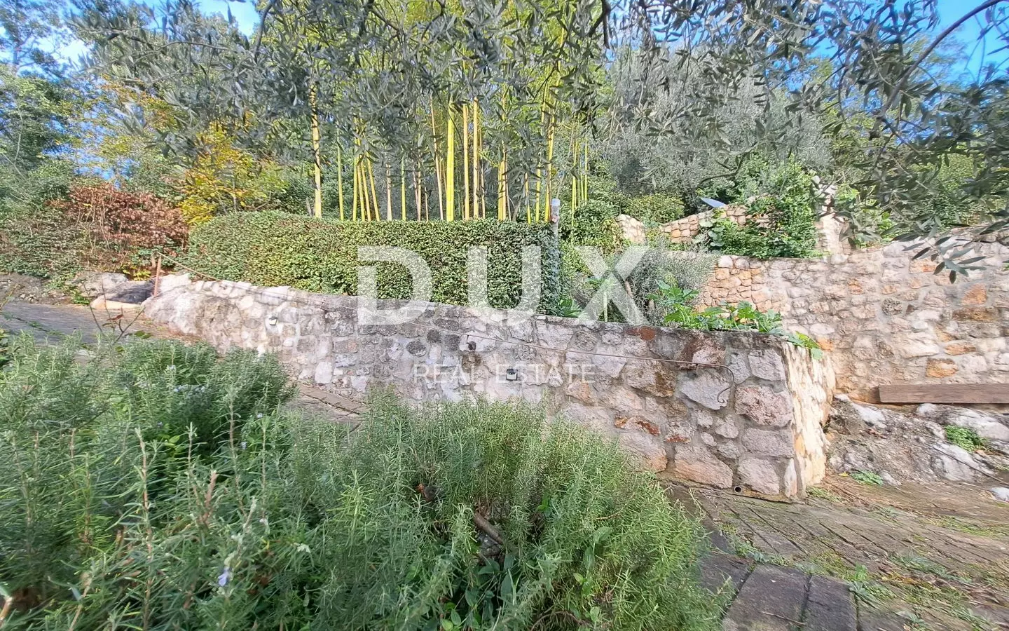 Land In Medveja, Croatia (1.817 M²)