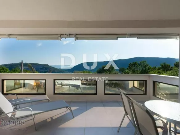 4-bedroom Villa In Crikvenica, Croatia (350 M²)