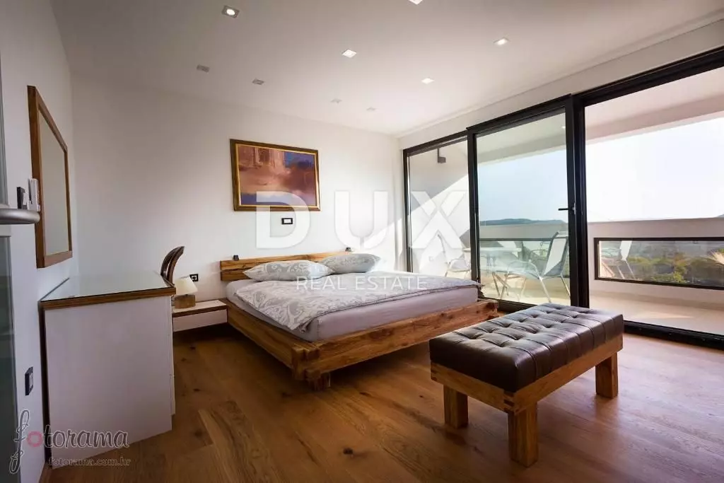 4-bedroom Villa In Crikvenica, Croatia (350 M²)