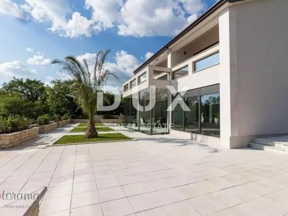 4-bedroom Villa In Crikvenica, Croatia (350 M²)