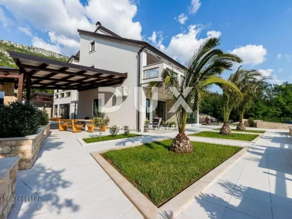 4-bedroom Villa In Crikvenica, Croatia (350 M²)
