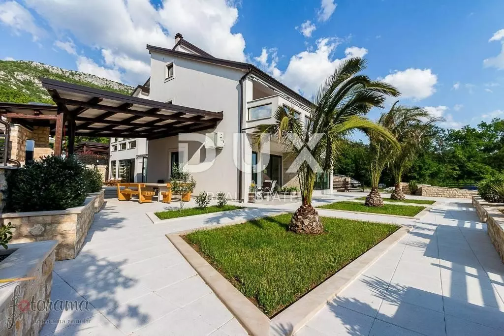 4-bedroom Villa In Crikvenica, Croatia (350 M²)