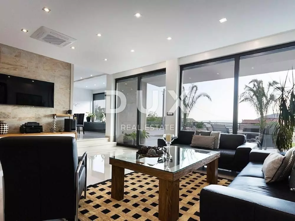 4-bedroom Villa In Crikvenica, Croatia (350 M²)