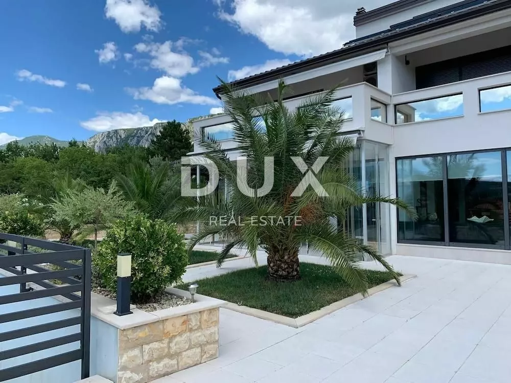 4-bedroom Villa In Crikvenica, Croatia (350 M²)