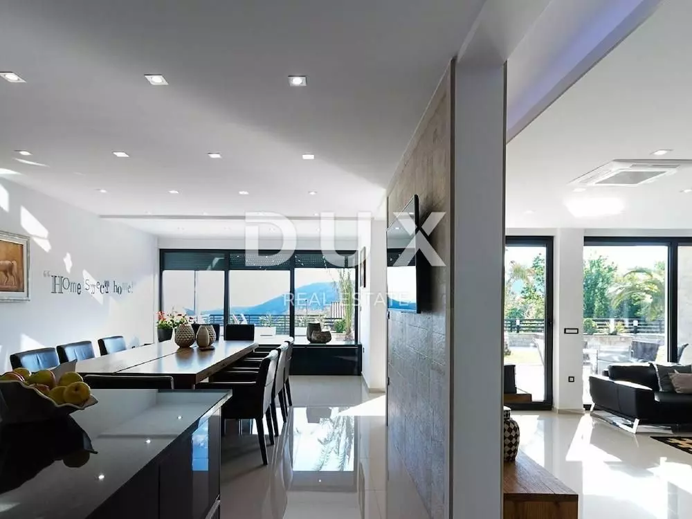 4-bedroom Villa In Crikvenica, Croatia (350 M²)