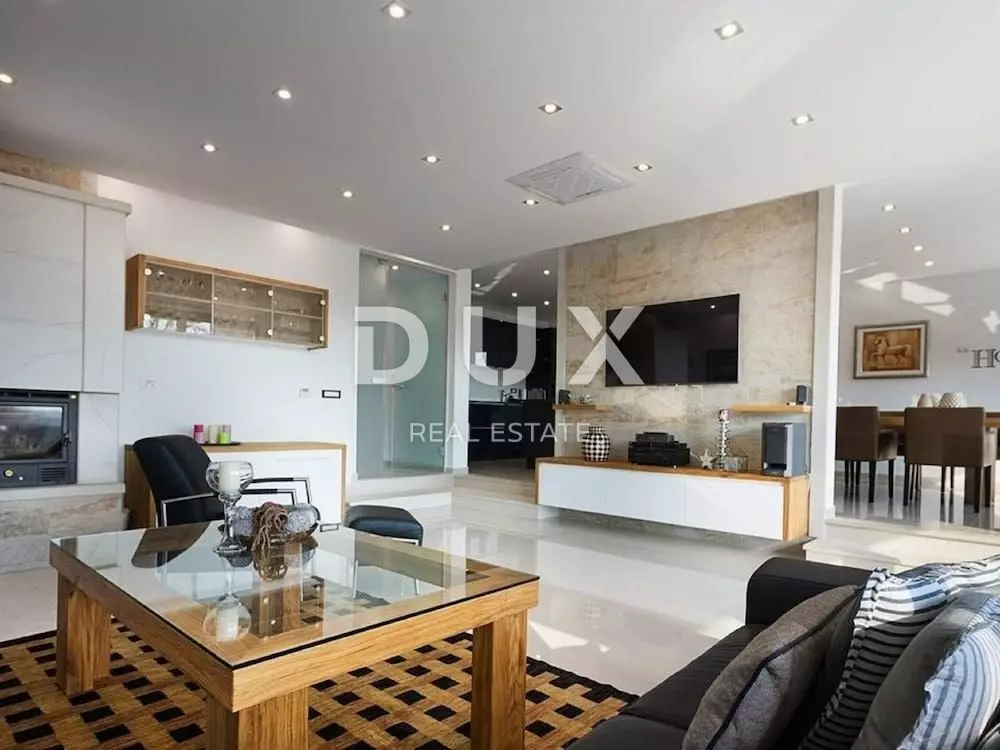 4-bedroom Villa In Crikvenica, Croatia (350 M²)