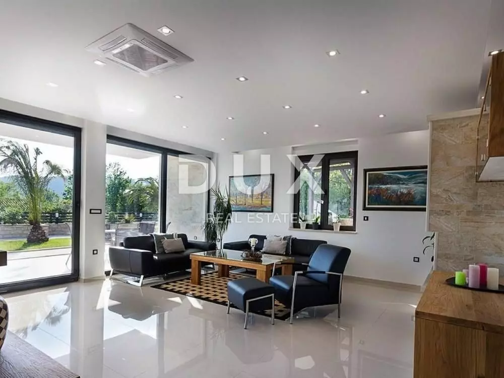 4-bedroom Villa In Crikvenica, Croatia (350 M²)