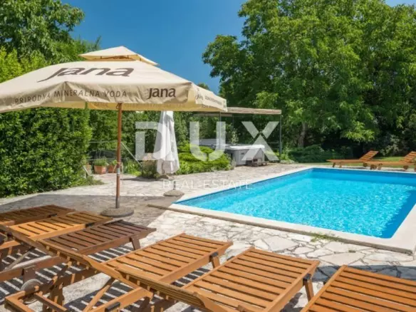 4-bedroom Villa In Tinjan, Croatia (193,47 M²)
