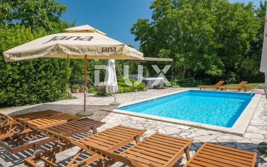 4-bedroom Villa In Tinjan, Croatia (193,47 M²)
