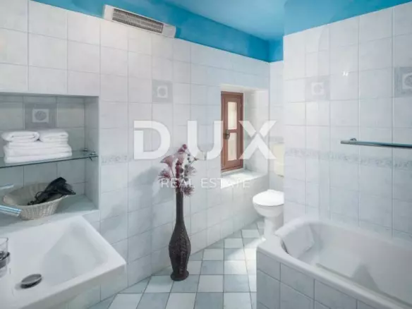 4-bedroom Villa In Tinjan, Croatia (193,47 M²)