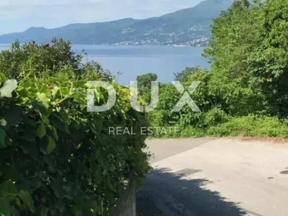 Land In Bivio, Croatia (1.100 M²)