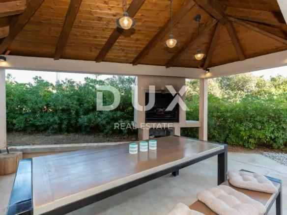 11-bedroom Detached House In Sveti Filip I Jakov, Croatia (398,41 M²)