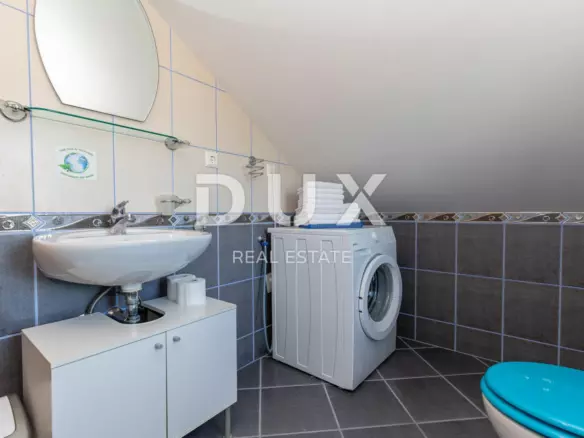 11-bedroom Detached House In Sveti Filip I Jakov, Croatia (398,41 M²)