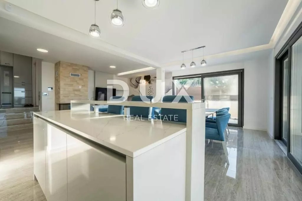4-bedroom Villa In Zaton, Croatia (194,23 M²)