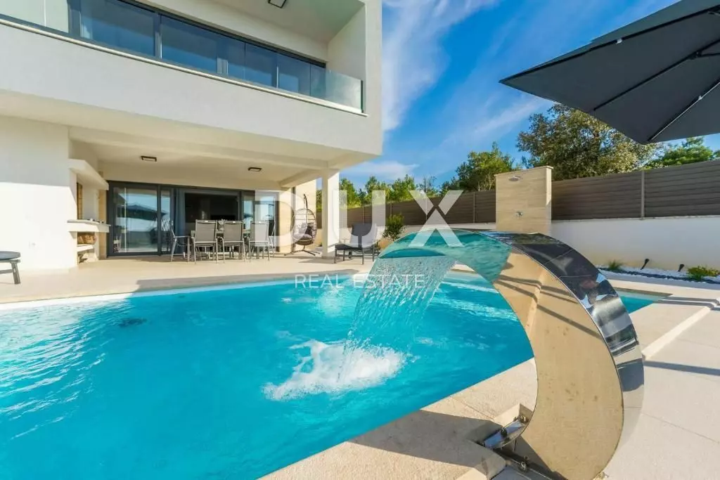 4-bedroom Villa In Zaton, Croatia (194,23 M²)