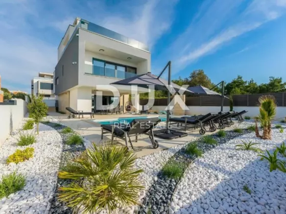 4-bedroom Villa In Zaton, Croatia (194,23 M²)