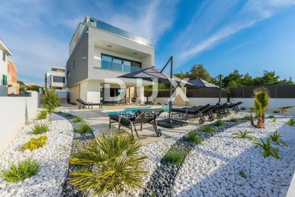 4-bedroom Villa In Zaton, Croatia (194,23 M²)