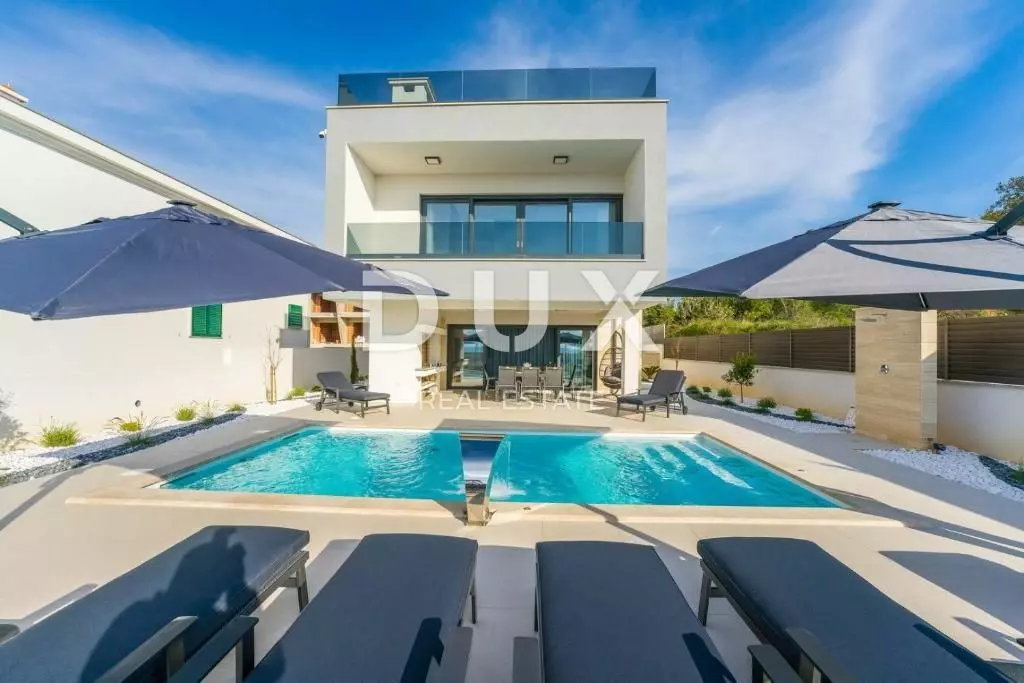 4-bedroom Villa In Zaton, Croatia (194,23 M²)