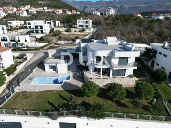 10-bedroom Villa In Crikvenica, Croatia (390 M²)