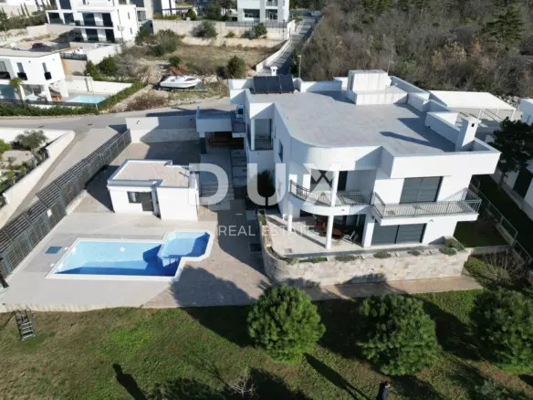 10-bedroom Villa In Crikvenica, Croatia (390 M²)
