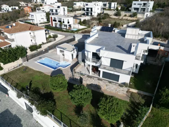 10-bedroom Villa In Crikvenica, Croatia (390 M²)