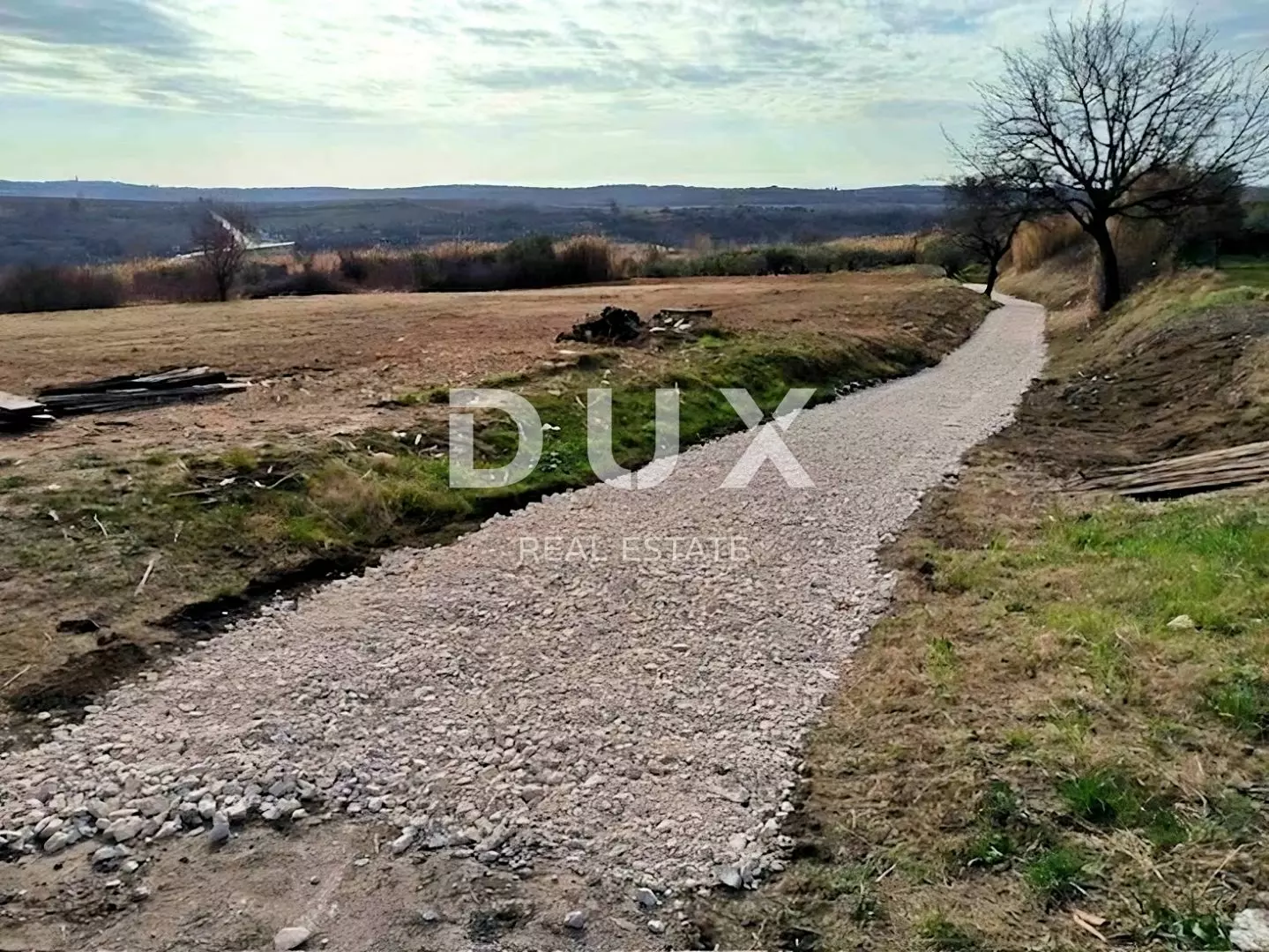 Land In Buje, Croatia (1.036 M²)