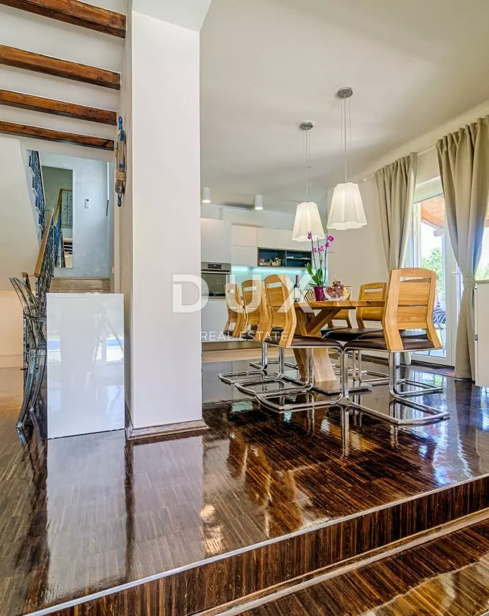 4-bedroom Villa In Valbandon, Croatia (220 M²)