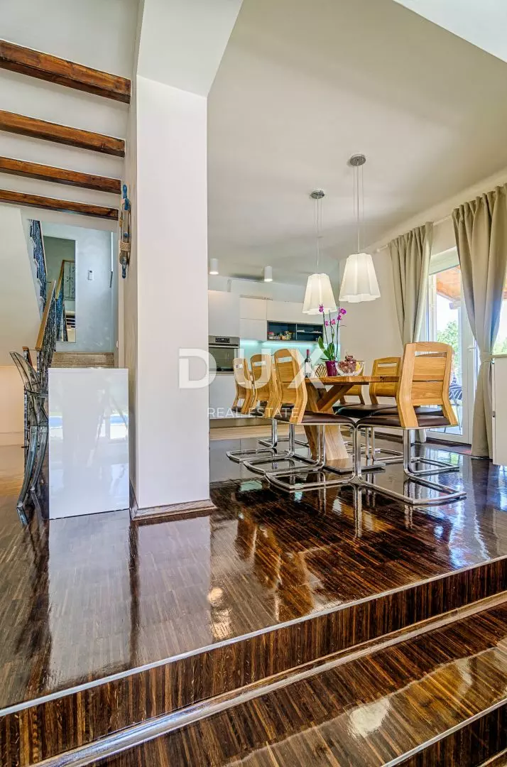 4-bedroom Villa In Valbandon, Croatia (220 M²)