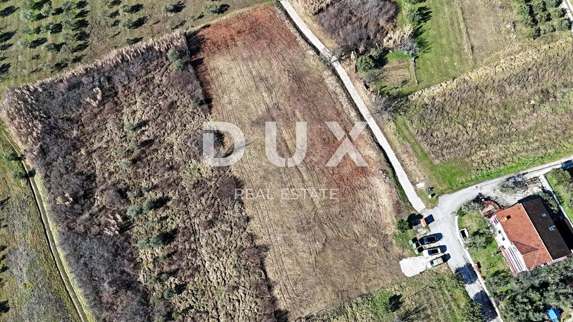 Land In Buje, Croatia (1.036 M²)