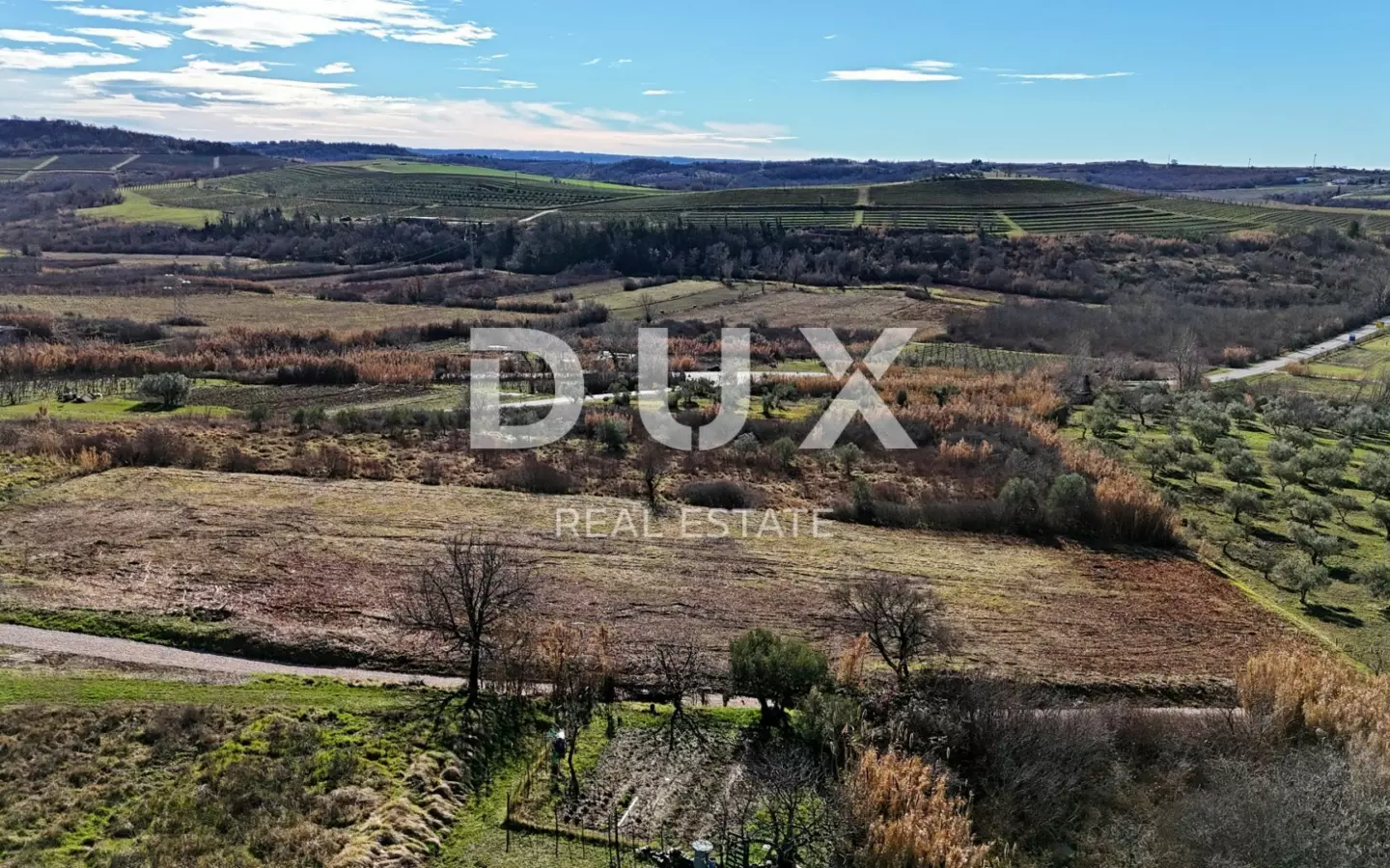 Land In Buje, Croatia (1.036 M²)