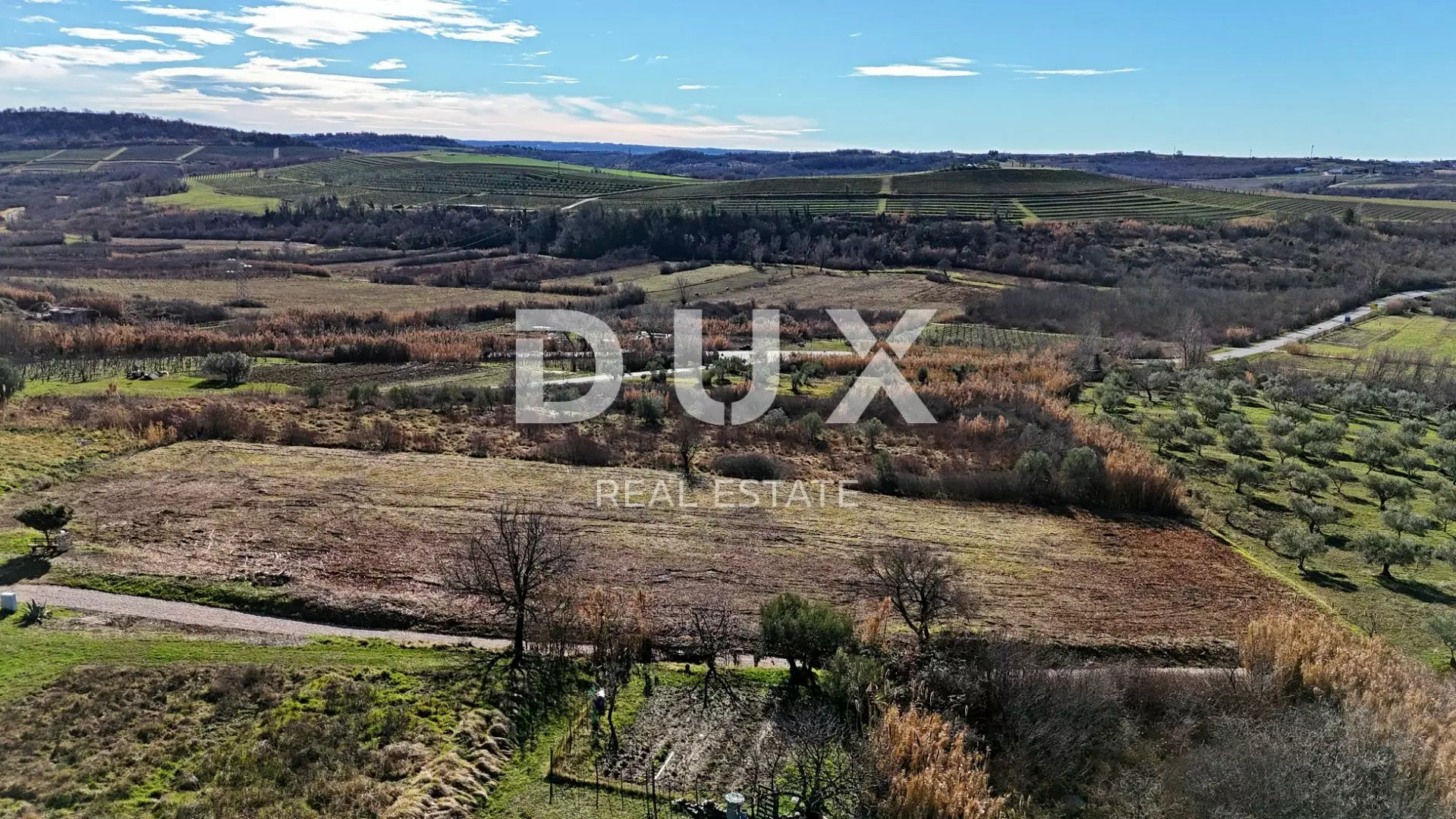 Land In Buje, Croatia (1.036 M²)