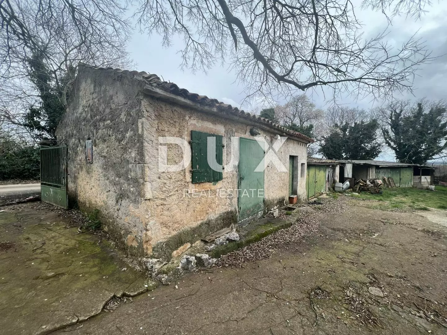 1708952523_423422703_427188686509100_4425652564665765913_n-b45faa Land In Valtura, Croatia (933 M²)