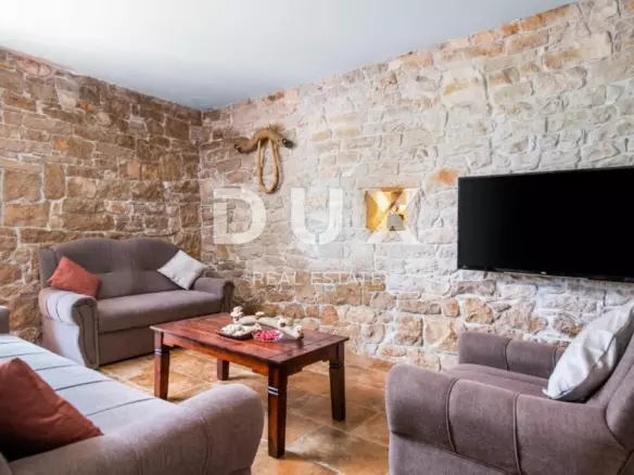 4-bedroom Villa In Krnica, Croatia (149 M²)
