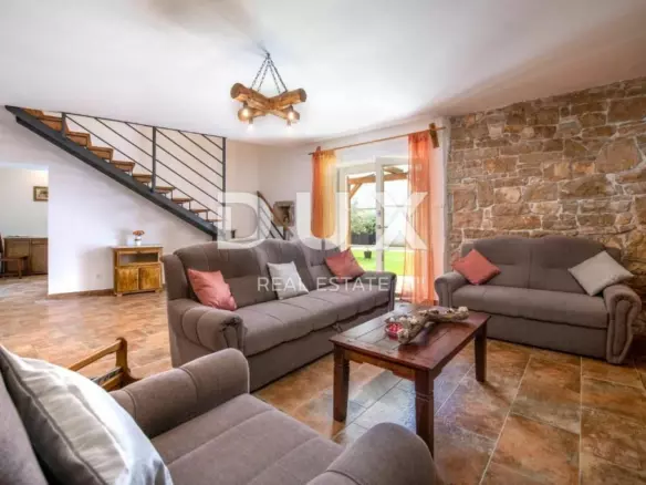 4-bedroom Villa In Krnica, Croatia (149 M²)
