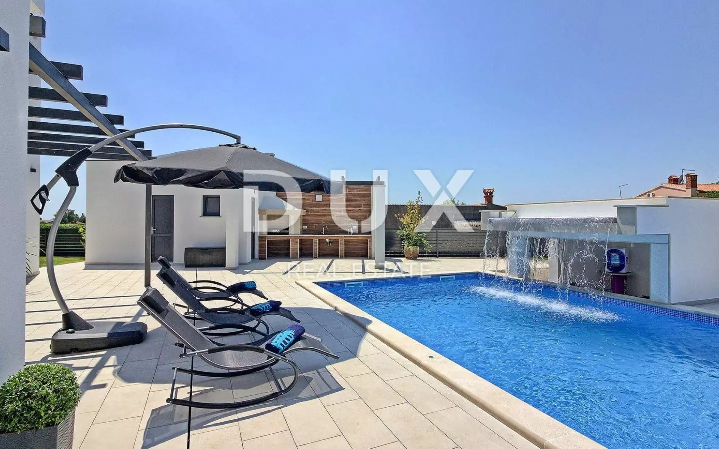 6-bedroom Detached House In Marčana, Croatia (280 M²)