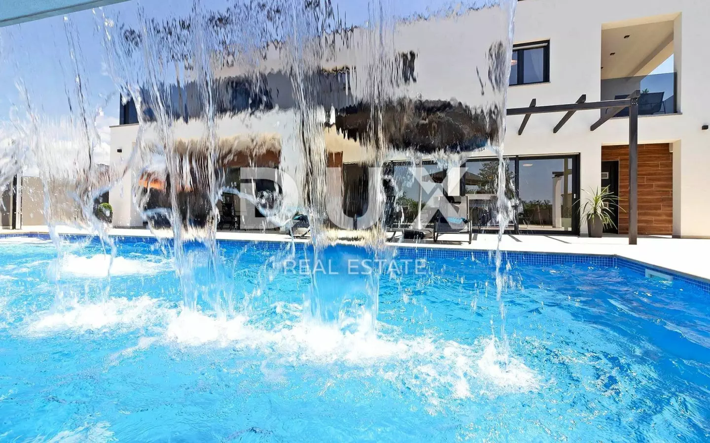 6-bedroom Detached House In Marčana, Croatia (280 M²)