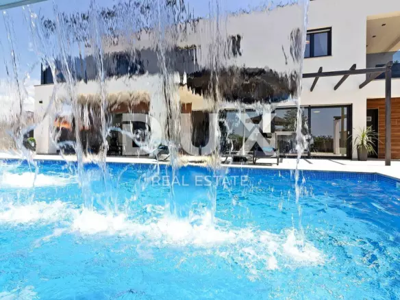 6-bedroom Detached House In Marčana, Croatia (280 M²)