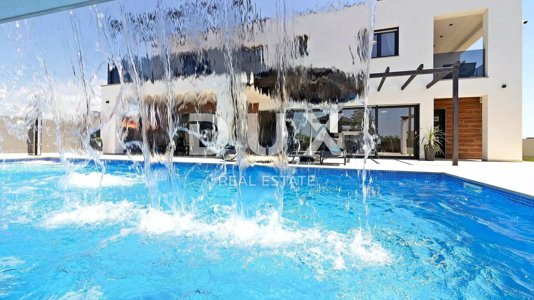 6-bedroom Detached House In Marčana, Croatia (280 M²)