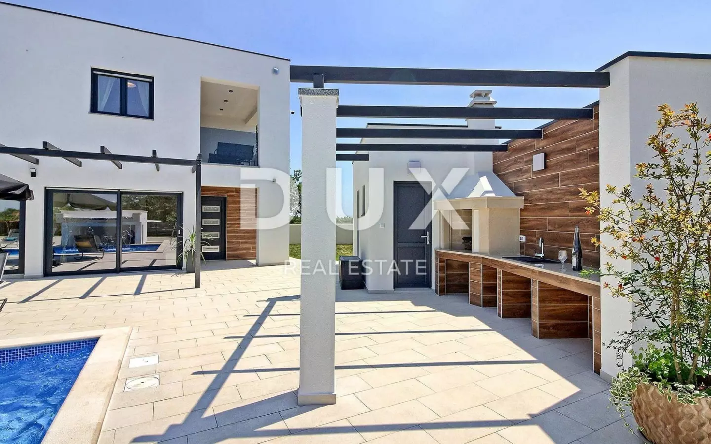 6-bedroom Detached House In Marčana, Croatia (280 M²)