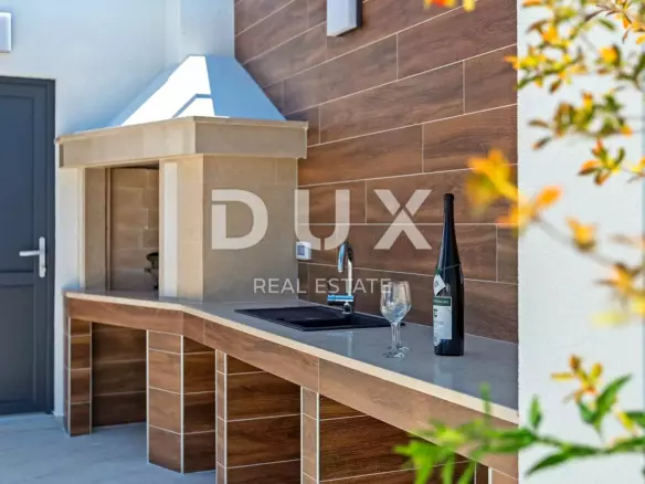 6-bedroom Detached House In Marčana, Croatia (280 M²)