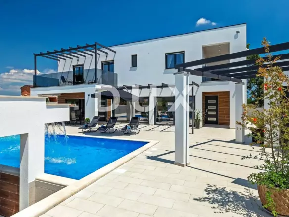 6-bedroom Detached House In Marčana, Croatia (280 M²)