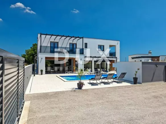 6-bedroom Detached House In Marčana, Croatia (280 M²)