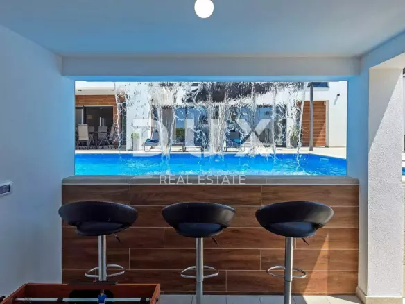 6-bedroom Detached House In Marčana, Croatia (280 M²)