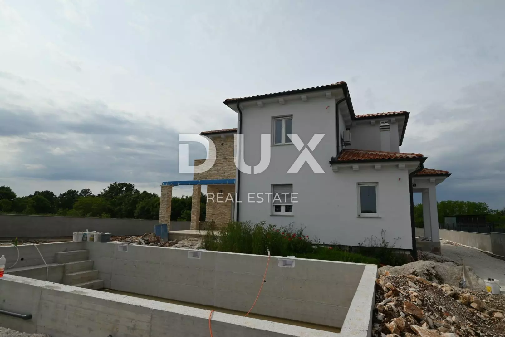 5-bedroom Villa In Kanfanar, Croatia (360 M²)