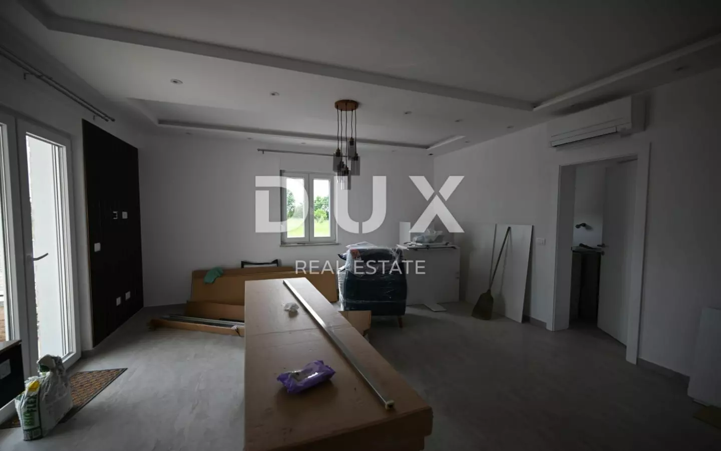 5-bedroom Villa In Kanfanar, Croatia (360 M²)