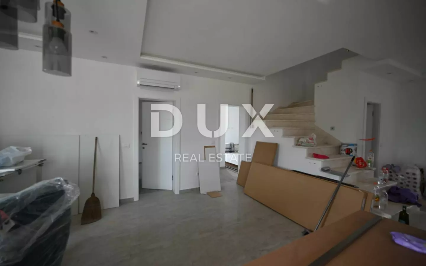 5-bedroom Villa In Kanfanar, Croatia (360 M²)