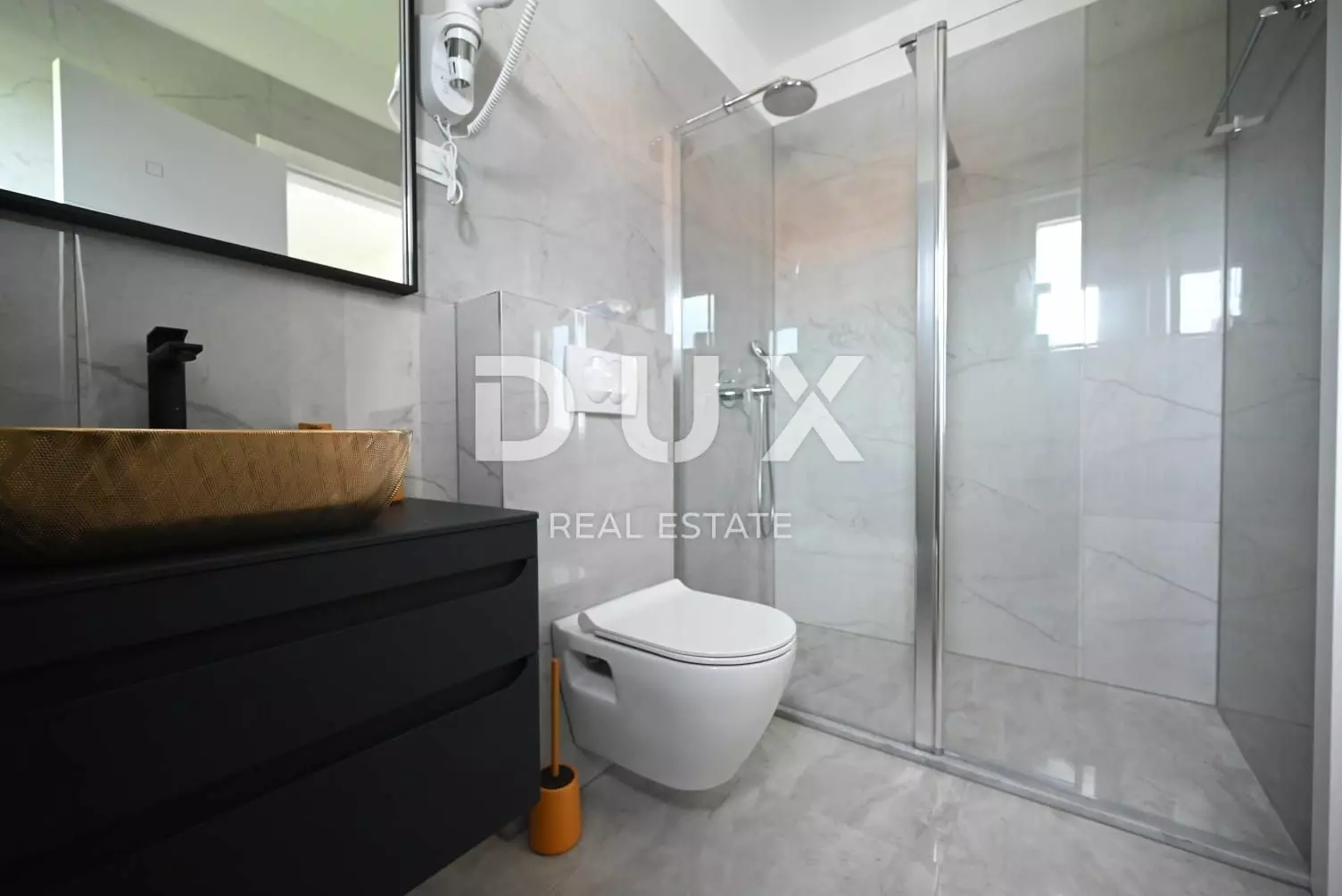 5-bedroom Villa In Kanfanar, Croatia (360 M²)