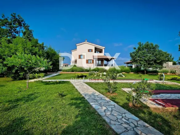 4-bedroom Detached House In Svetvinčenat, Croatia (294 M²)